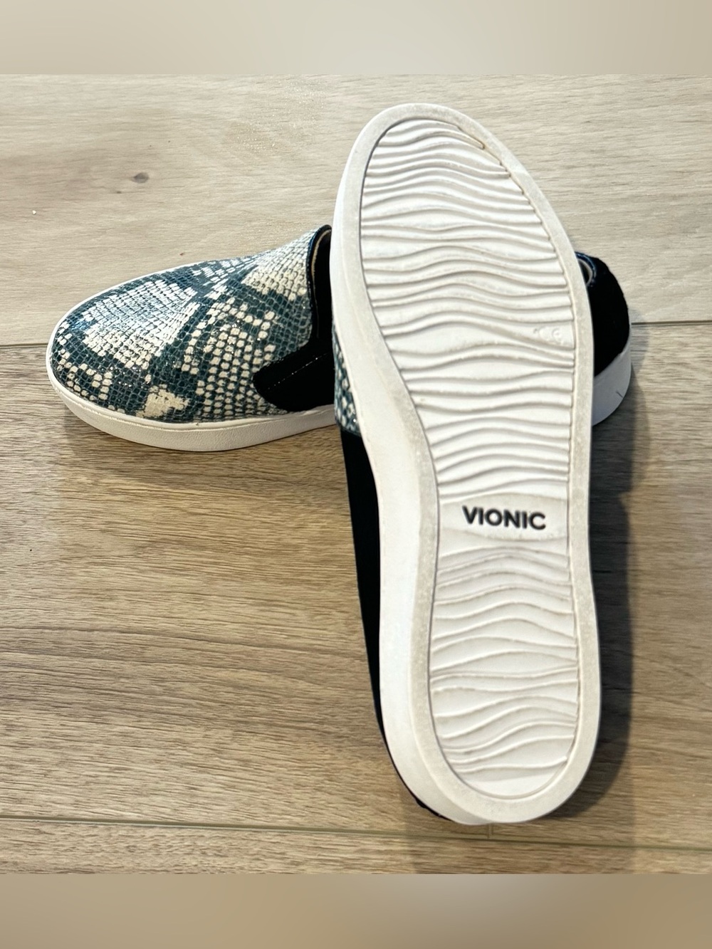 Vionic Splendid Demetra Boa Slip On Casual Shoes Sneakers Size 7.5 Black Gray - Picture 6 of 7